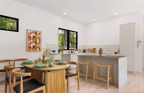 Round Top Casa | 100ft of Forest Light - Modern Catskills Escape