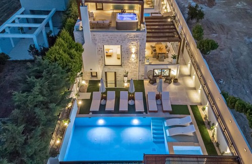 Rethymno Villa | A 100 m de la playa, jacuzzi, piscina, ping pong, sauna y gimnasio, tumbonas privadas.