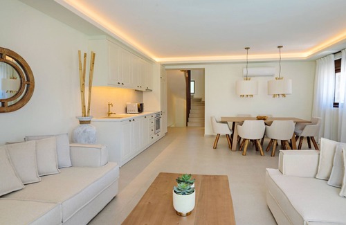 Rethymno Villa | A 100 m de la playa, jacuzzi, piscina, ping pong, sauna y gimnasio, tumbonas privadas.