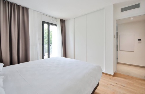 La Varenne Saint-Hilaire Apartamento | 102 71-Apartamento-Baño con ducha-Balcón