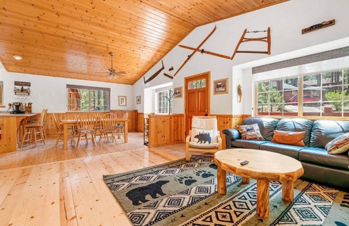 Big Bear Casa | 104 - Cozy Cabin in Pinewood Estates