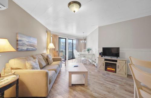 Charlevoix Casa | 107 Pointes North Inn