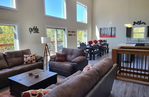 Forsyth Casa | 10min-BransonLanding,Pri-HotTub,Pool,GamesPoolTabl