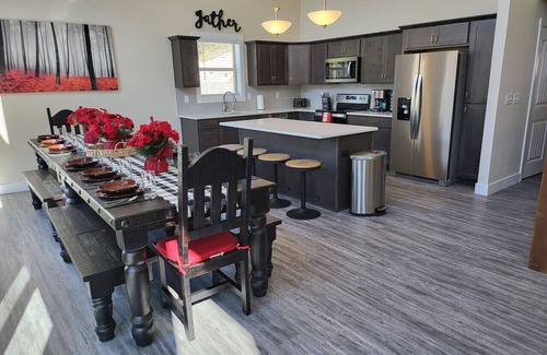 Forsyth Casa | 10min-BransonLanding,Pri-HotTub,Pool,GamesPoolTabl