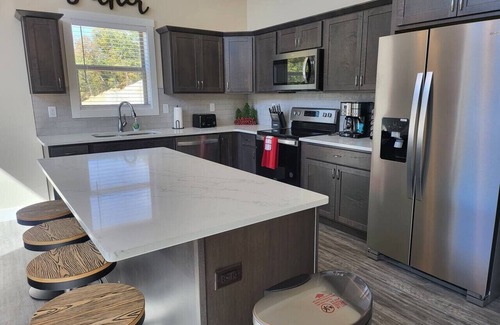 Forsyth Casa | 10min-BransonLanding,Pri-HotTub,Pool,GamesPoolTabl
