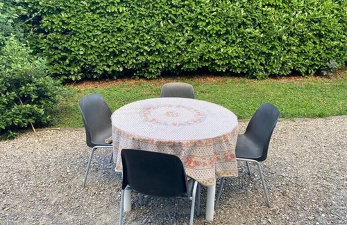 Cran-Gevrier Apartamento | 10mn walk from the lake, quiet one-bedroom apartment, ground floor with garden.