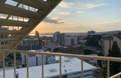 Cortez Hill Condominio | 10th floor views in the Heart of San Diego