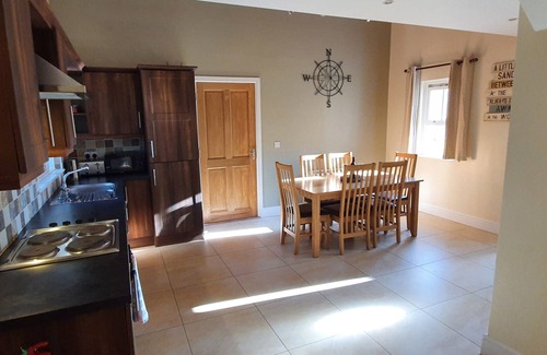 Dungarvan Casa | 11 AN SEANACHAI HOLIDAY HOMES, pet friendly in Ring, County Waterford