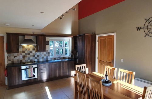 Dungarvan Casa | 11 AN SEANACHAI HOLIDAY HOMES, pet friendly in Ring, County Waterford