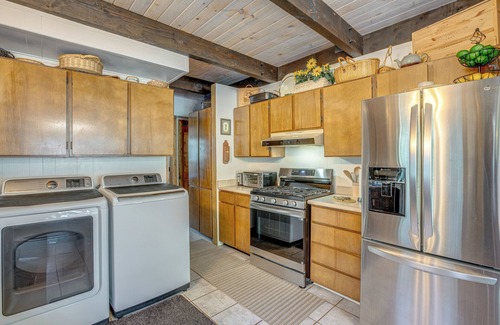 Christmas Valley Casa | Cabina rústica de Lake Tahoe con vistas a Mtn y mesa de billar