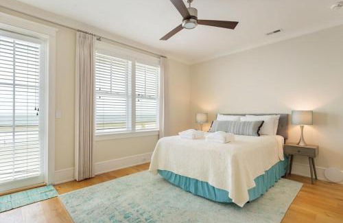 Folly Beach Casa | 1103 E Arctic - Salty Lady - Beautiful Custom Oceanfront Home - Hot tub