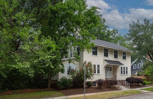 Norfolk Casa | 111) Massive 6 bedroom home with a Pool!