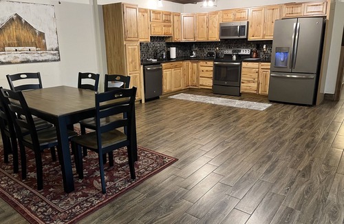 Louisville Apartamento | 1174 Topside! Cozy 2BR apartment!