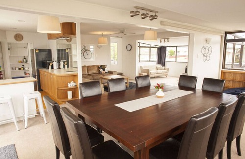 Richmond Heights Casa | Spacious Home Can Comfortably Fit Two Families, excelente ubicación e incluye WiFi