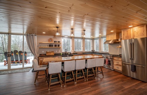 Sunday River Area Casa | 12 Bed, 6 Bath, 20 Guests STEPS from Sunday River w/ Hot Tub & Game Room