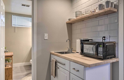 Northglenn Casa | 12 Mi to Dtwn: Modern Denver Home w/ Fire Pit