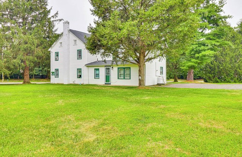 Monroe Township Apartamento | 12 Mi to Rutgers: Brand New Apt w/ Home Office!