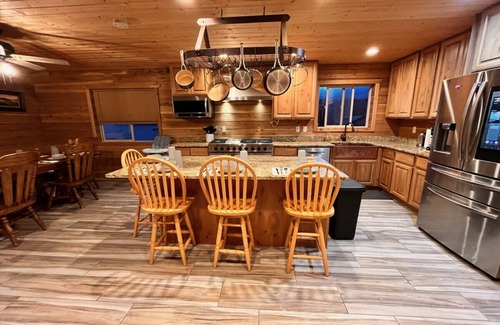 Island Park Casa | 12 miles from Yellowstone with incredible views - Grizzly Lodge