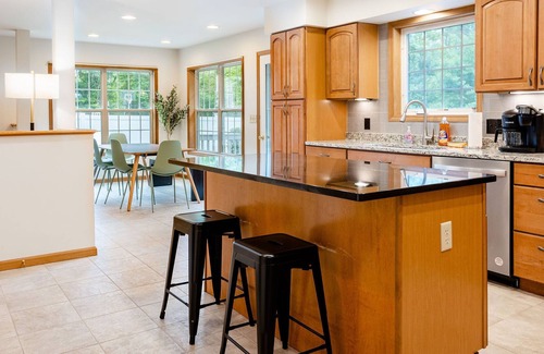 Gansevoort Casa | 12 Min to Saratoga! Pet Friendly, Spacious, Peaceful and Inviting