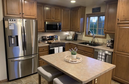 De Pere Casa | 12 MINUTES AWAY FROM LAMBEAU! Come stay for the 2025 NFL DRAFT!