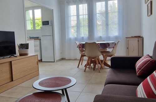 Faubourg Apartamento | 12 minutes from SNCF train station Bright apartment