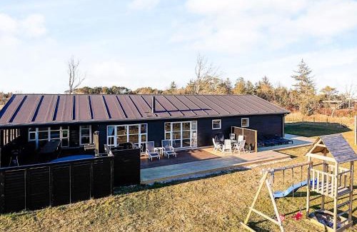 Aalbaek Casa | 12 person holiday home in Ålbæk-By Traum