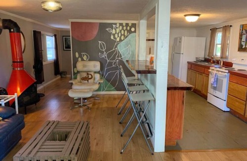 Inglis Cabina | 12) Writer's Cottage