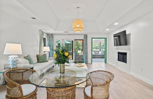 West Beach Casa | 1209 Greenslake Cottage by Akers Ellis Rentals