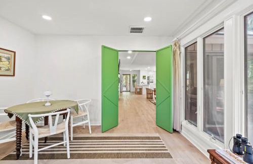 West Beach Casa | 1209 Greenslake Cottage by Akers Ellis Rentals