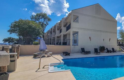 Long Beach Casa | 123 Beau Clair - Beachside Townhome with Balcony and Pool in Long Beach