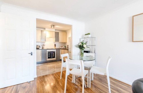 Grove Apartamento | 125 Regents Court -1 bedroom apartment