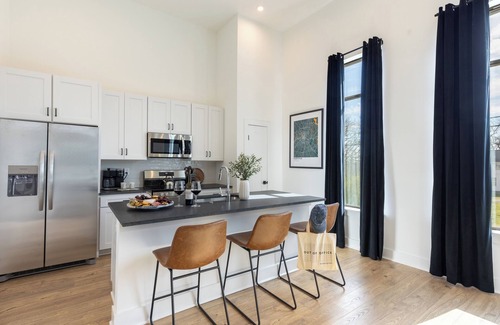 Nashville Casa | 13 Condos Near Downtown Nashville | 26 Total Bedrooms, Sleeps 90 | The Heights