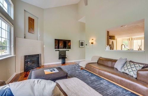 Arvada Casa | 13 Mi to Dtwn Denver: Arvada Townhome w/ Deck