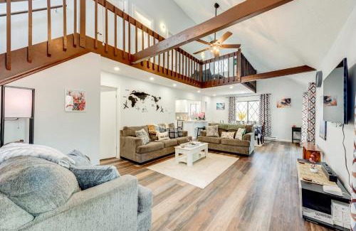 Riverside Estates Casa | 13 Mi to Jack Frost Ski Resort Home with Hot Tub