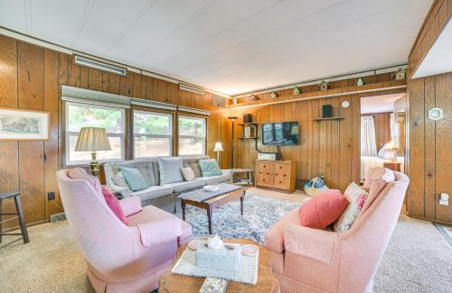 Petoskey Casa | 13 Mi to Nubs Nob Pet-Friendly Retreat