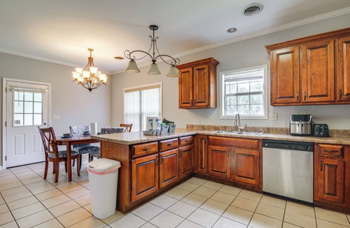 Independence Casa | ~ 13 Mi to Ole Miss: Private Family-Friendly Home!