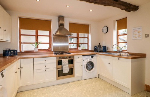 Tean Casa | 13 THE ISLAND, pet friendly, character holiday cottage in Tean