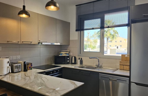 Larnaca Apartamento | 130 LCA -stay Digital Den Apartment