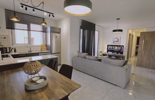 Larnaca Apartamento | 130 LCA -stay Digital Den Apartment
