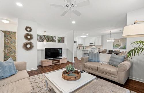 West Beach Village Villa | 1314 Fairway Oaks Villa by Akers Ellis Rentals