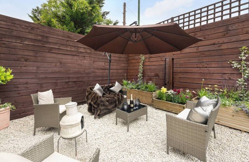 Mortlake Casa | 138 KGH · Beautiful West London Holiday House