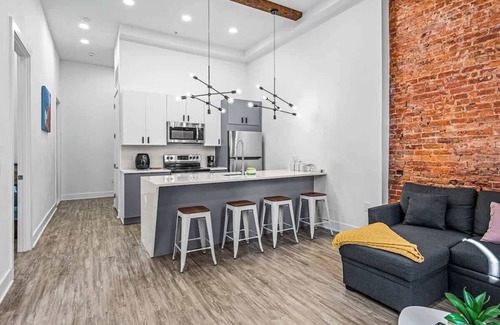 Delair Apartamento | 14-2 Luxury Loft-FREE Parking- 1st flr
