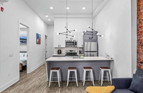 Delair Apartamento | 14-2 Luxury Loft-FREE Parking- 1st flr
