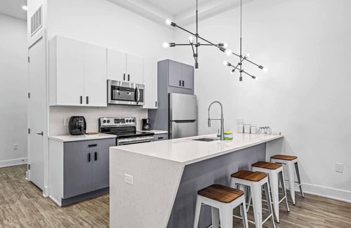 Delair Apartamento | 14-2 Luxury Loft-FREE Parking- 1st flr