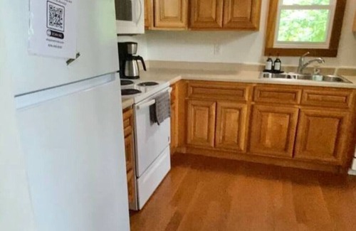 Rogers Apartamento | 14 Guest, 7 Bed, 4 BR, Lakefront Cabin w/ Hot Tub