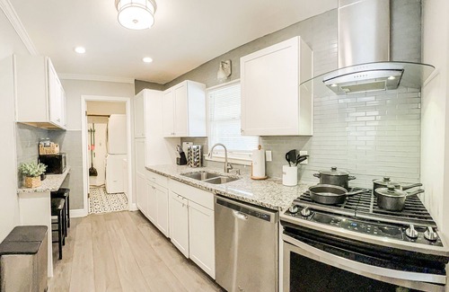 Tucker Casa | 14 Guest Retreat Near ATL W/ Wet Sauna, Backyard and Deck