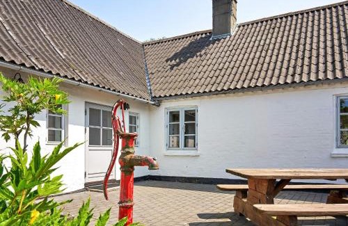 Akirkeby Casa | 14 person holiday home in Rønne-By Traum