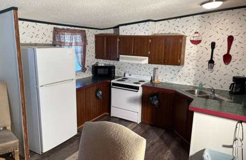 Mountain Home Apartamento | 14) Three Bedroom Deluxe NO PETS ALLOWED