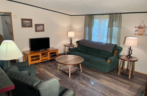 Mountain Home Apartamento | 14) Three Bedroom Deluxe NO PETS ALLOWED