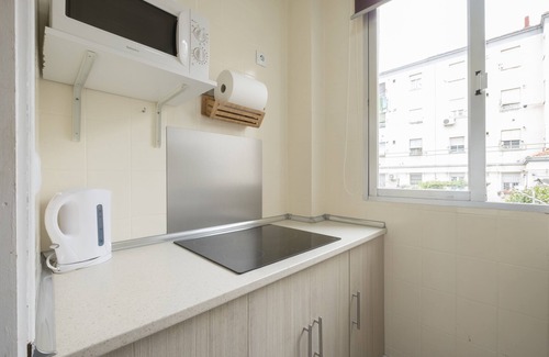 Moscardo Casa | 14 WIFI+A/C+METRO/BUS misma calle a 10 min centro